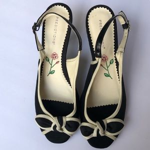 Predictions sandal bow tie embroidered flower